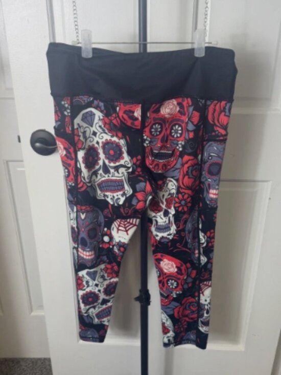 Constantly Varied Gear CVG Large Capri Crossfit Leggings Skulls Women's - Picture 3 of 4